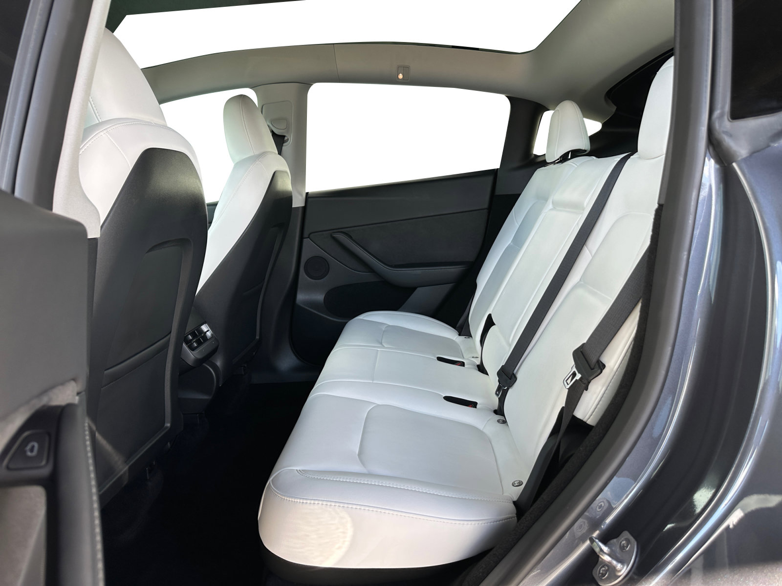 Used 2023 Tesla Model Y Performance AWD/4WD image 12
