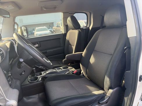 Used 2012 Toyota FJ Cruiser Base image 12