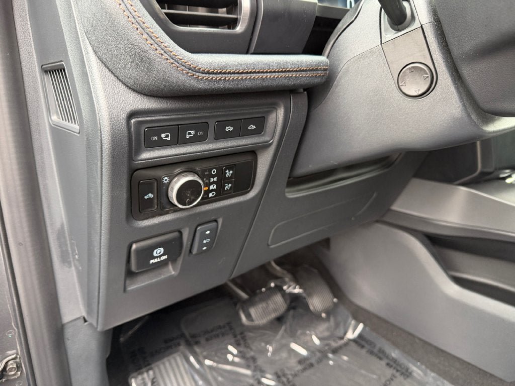 Used 2024 Ford F150 Lightning Lariat AWD/4WD image 19