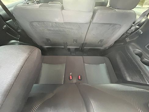Used 2020 Nissan Pathfinder S FWD image 35