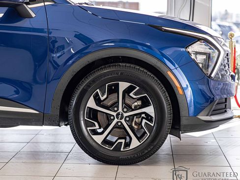 Used 2023 Kia Sportage EX image 11