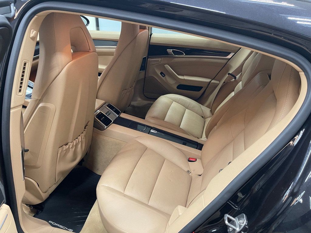 Used 2014 Porsche Panamera image 17