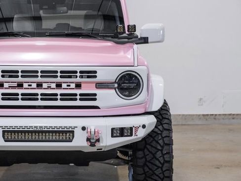 Used 2025 Ford Bronco Heritage Edition image 3