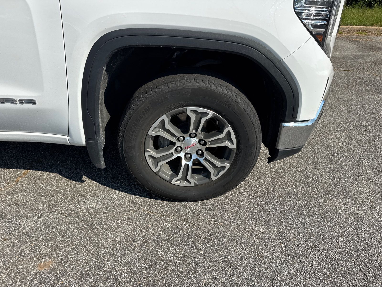 Used 2025 GMC Sierra 1500 SLT RWD image 12