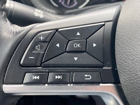 Used 2020 Nissan Sentra SV FWD image 25