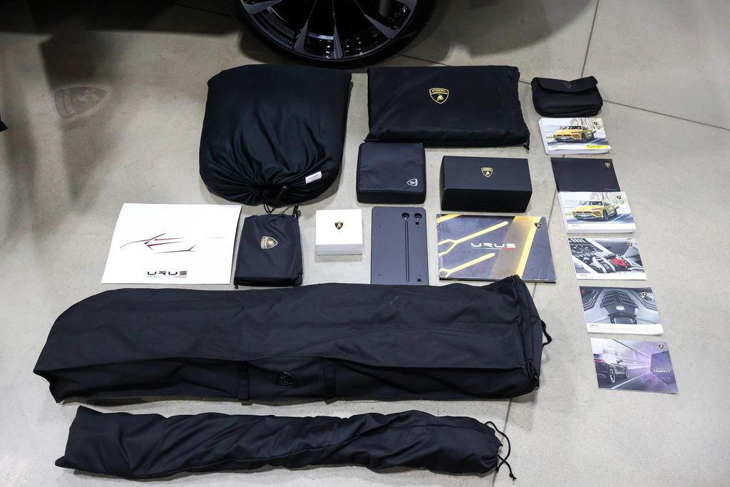 Used 2021 Lamborghini Urus AWD/4WD image 64