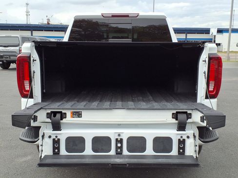 Used 2022 GMC Sierra 1500 AT4 w/ AT4 Preferred Package image 7