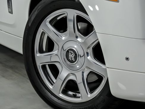 Used 2013 Rolls-Royce Phantom Sedan image 4