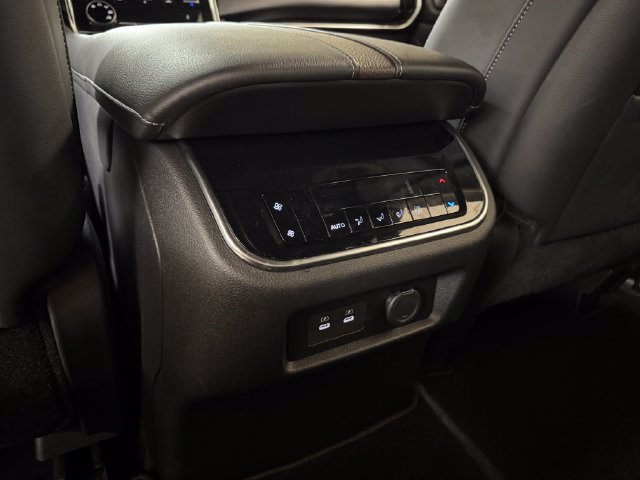 Used 2025 Nissan Armada SL w/ Captain's Chari Seat Package RWD image 21