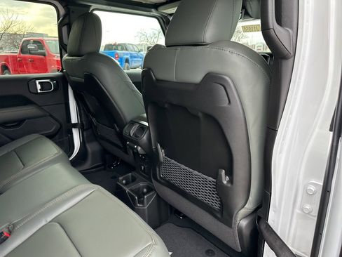 New 2026 Jeep Gladiator Mojave image 46