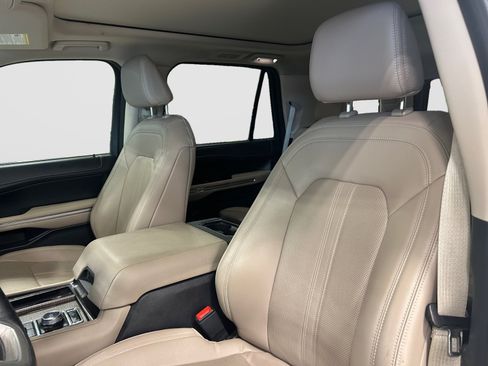 Used 2023 Ford Expedition Limited AWD/4WD image 11