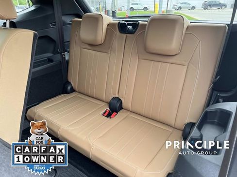 Used 2024 Volkswagen Tiguan SE R-Line image 30