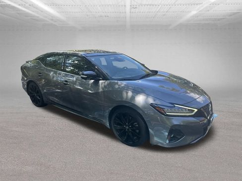 Used 2023 Nissan Maxima SR w/ Sport Mat Group FWD image 4