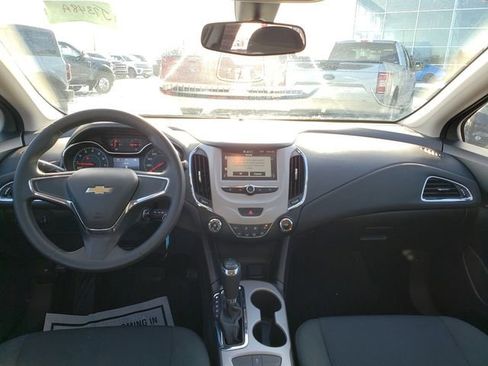 Used 2017 Chevrolet Cruze LS image 9