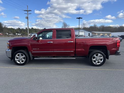 Used 2019 Chevrolet Silverado 2500 LTZ w/ Duramax Plus Package AWD/4WD image 7