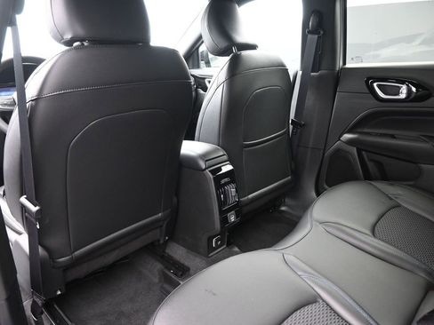 New 2026 Jeep Compass Latitude image 16