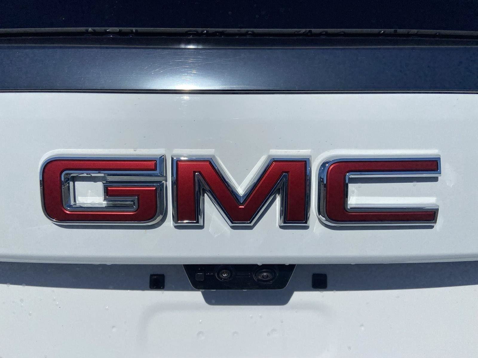 Used 2026 GMC Yukon AT4 w/ AT4 Premium Package AWD/4WD image 32