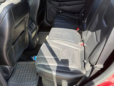 Used 2020 Ford Edge Titanium FWD image 9