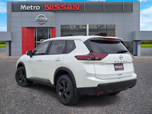 New 2026 Nissan Rogue SV FWD image 4