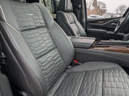 Certified 2024 Cadillac Escalade Sport Platinum w/ LPO, ONYX Package AWD/4WD image 37