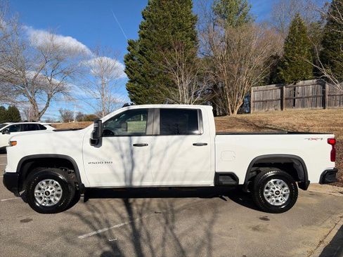 Used 2025 Chevrolet Silverado 2500 W/T w/ WT Convenience Package image 4