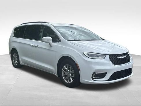 Used 2021 Chrysler Pacifica Touring FWD image 7