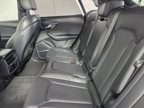 Used 2023 Audi Q8 Prestige AWD/4WD image 25