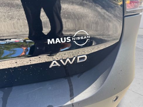 Certified 2025 Nissan Kicks SV AWD/4WD image 9