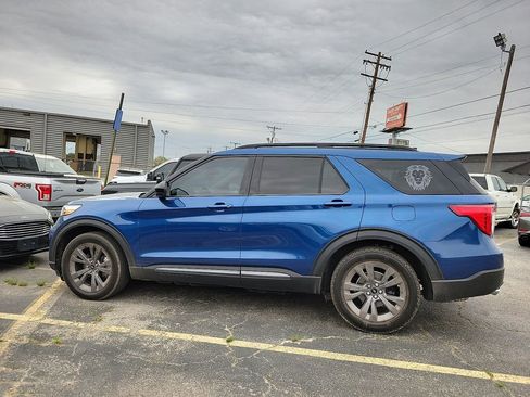 Used 2023 Ford Explorer XLT w/ Equipment Group 202A image 3