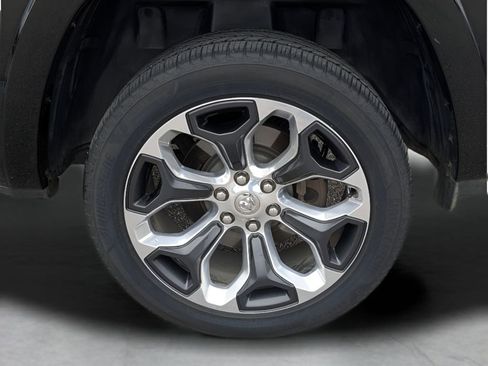Used 2023 RAM 1500 Limited AWD/4WD image 3