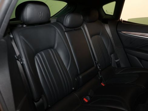 Used 2019 Maserati Levante GranLusso image 14