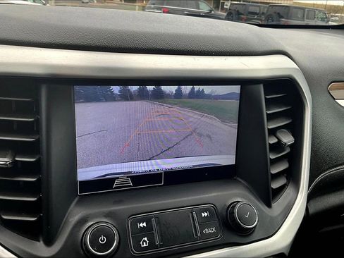 Used 2020 GMC Acadia SLE image 15