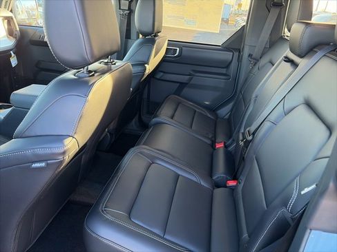 New 2025 Ford Bronco Outer Banks w/ Sasquatch Package image 11