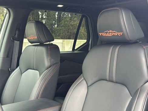 Used 2025 Honda Pilot TrailSport image 28