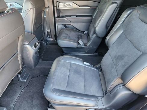 Used 2025 Ford Explorer ST AWD/4WD image 30