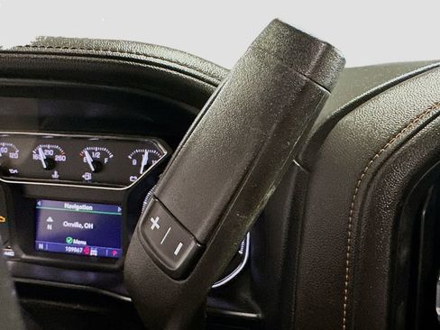 Used 2022 GMC Sierra 2500 AT4 w/ AT4 Preferred Package image 18