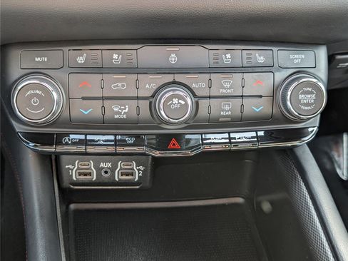 Used 2024 Dodge Durango GT image 30