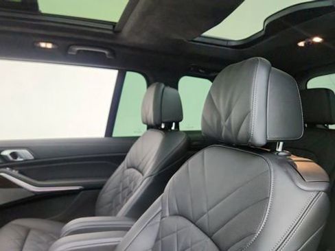 Used 2024 BMW X7 xDrive40i w/ M Sport Package image 34