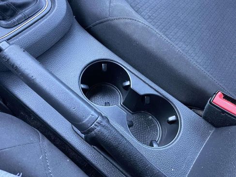 Used 2015 Volkswagen Jetta S image 38