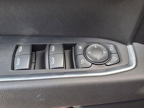 Used 2025 GMC Sierra 1500 SLT image 10