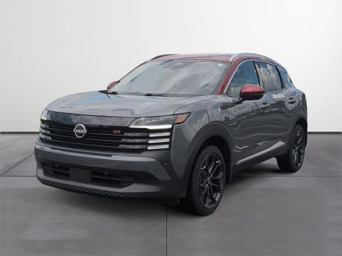 Used 2025 Nissan Kicks SR w/ SR Premium Package FWD image 2