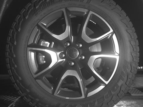 Used 2025 Jeep Compass Trailhawk AWD/4WD image 12
