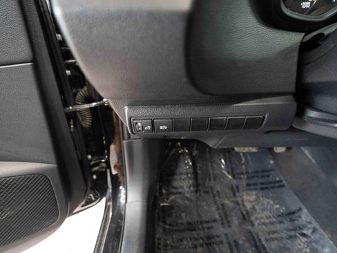 Used 2024 Toyota Corolla SE image 11