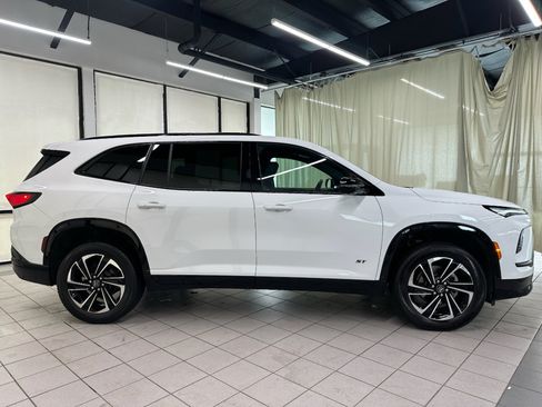 Used 2026 Buick Enclave Sport Touring AWD/4WD image 2