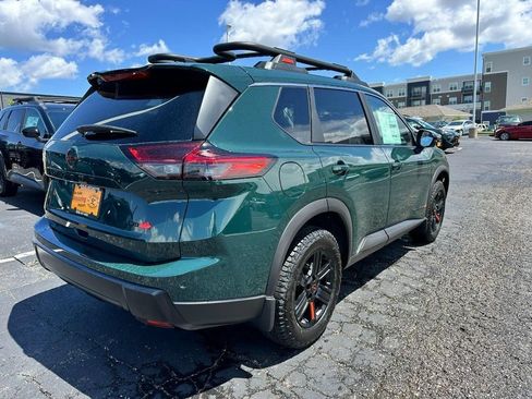Used 2026 Nissan Rogue SV AWD/4WD image 3