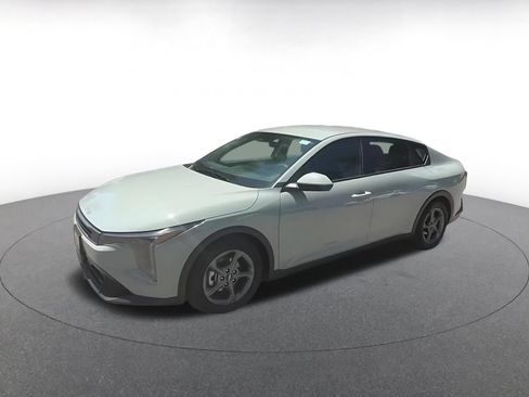 Used 2025 Kia K4 FWD image 8