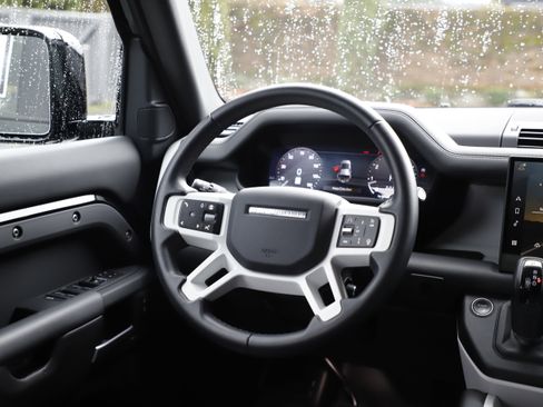 Certified 2025 Land Rover Defender 110 S image 18