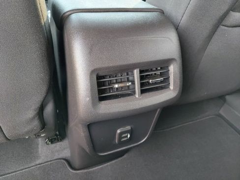 Used 2020 Chevrolet Equinox LT image 34