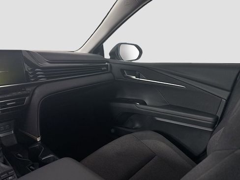 Certified 2025 Toyota Camry LE image 14