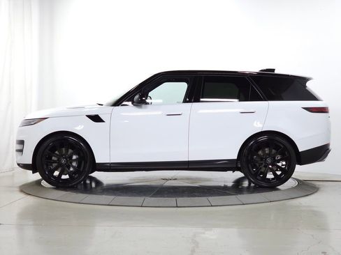 Used 2025 Land Rover Range Rover Sport SE AWD/4WD image 2